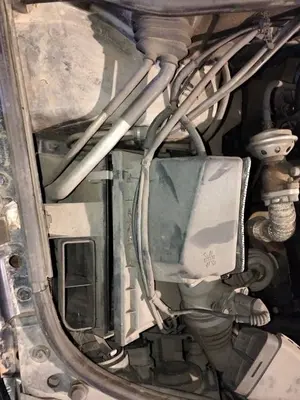 Foto de CAJA FILTRO AIRE VOLKSWAGEN PASSAT BERLINA (3B2) 1.9 TDI (110 CV / 81 KW)