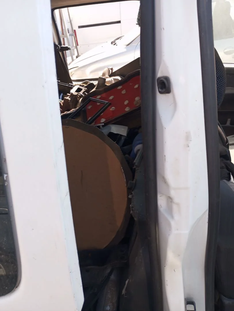 Foto de GOMAS CONTORNO PUERTA CITROEN BERLINGO 1.9 Diesel (69 CV / 51 KW)