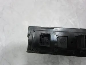 Foto de MOTOR ELEVALUNAS DELANTERO IZQUIERDO PEUGEOT 307 BREAK / SW (S1)(04.2002) 1.6 HDi (109 CV / 80 KW) referencia 9634457480 foto 3