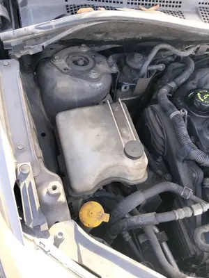 Foto de DEPOSITO EXPANSION MAZDA 5 BERLINA (CR)