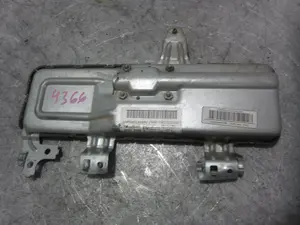 Foto de AIRBAG LATERAL DELANTERO IZQUIERDO MERCEDES-BENZ CLK (BM 209) COUPE 2.7 CDI 20V CAT (170 CV / 125 KW) referencia A2098601305