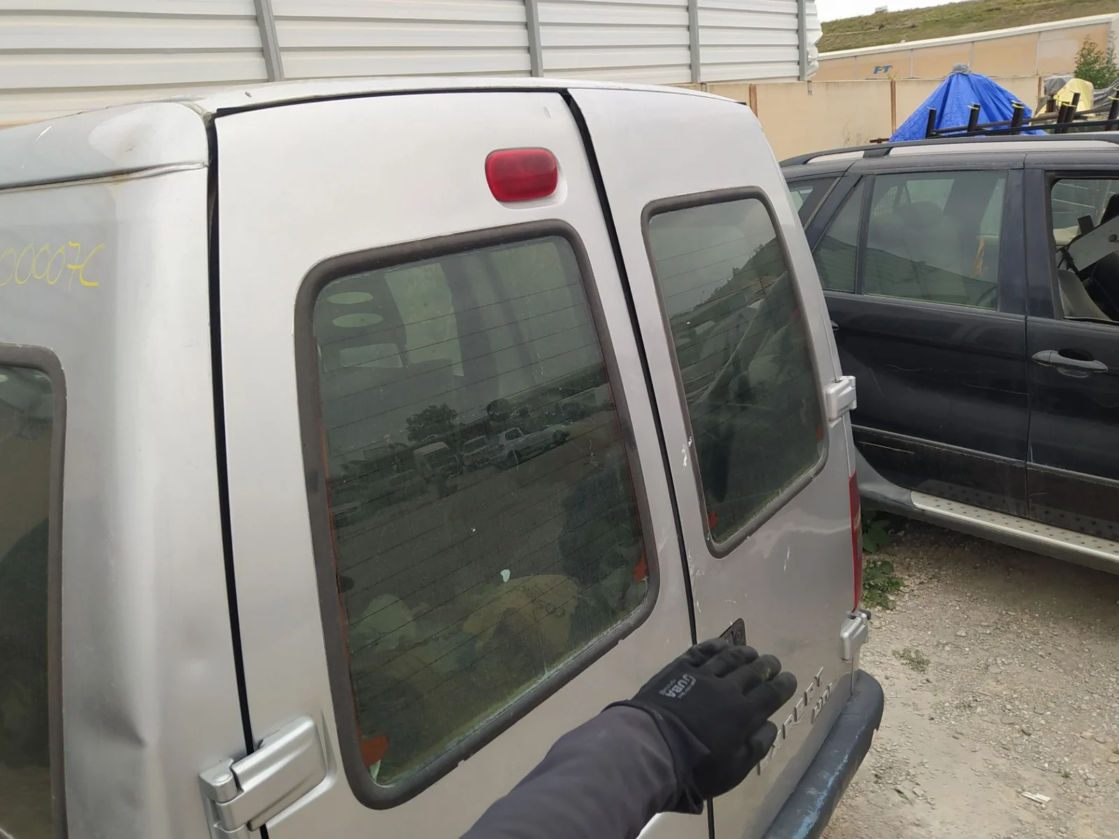 Foto de PORTON TRASERO IZQUIERDO PEUGEOT EXPERT FURGÓN COMFORT (1995) 2.0 HDi (109 CV / 80 KW)