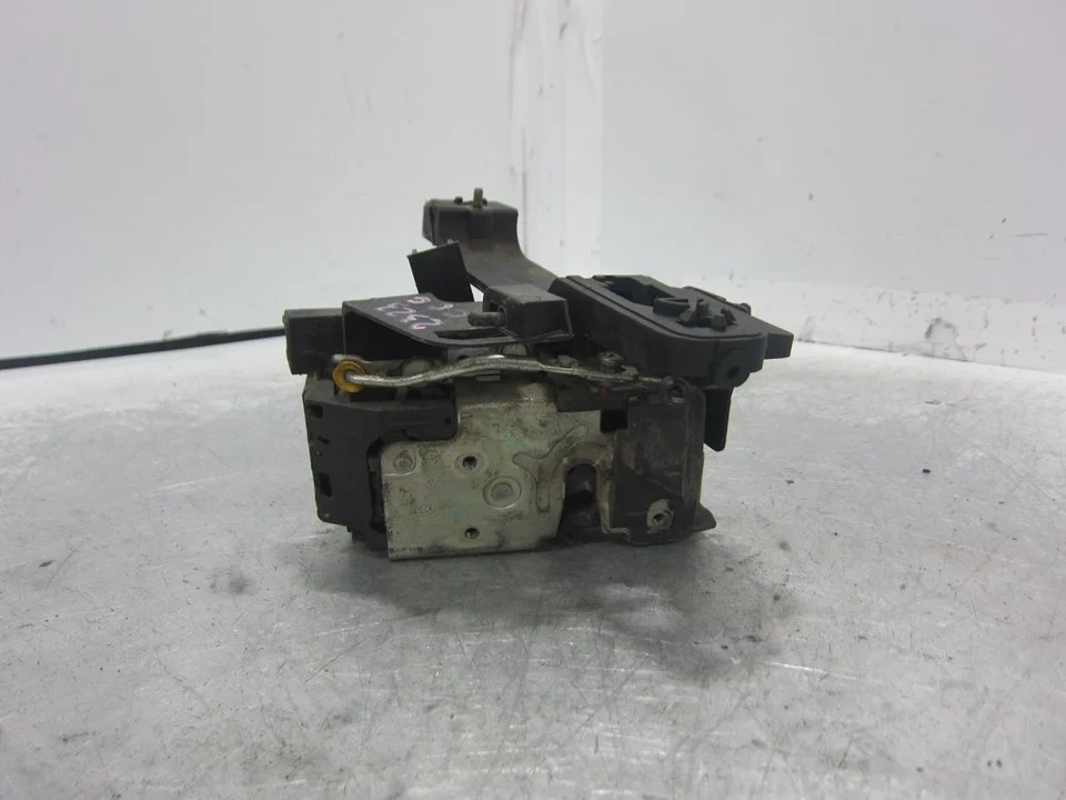 Foto de CERRADURA PUERTA TRASERA IZQUIERDA FORD FIESTA (CBK) 1.4 TDCi CAT (68 CV / 50 KW) referencia 2S61A264A27BN