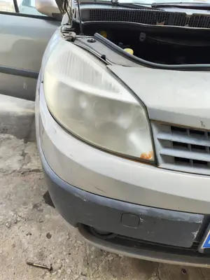 Foto de FARO DERECHO RENAULT SCENIC II (JM) 1.5 dCi Diesel (101 CV / 74 KW) referencia 7701064130 foto 3