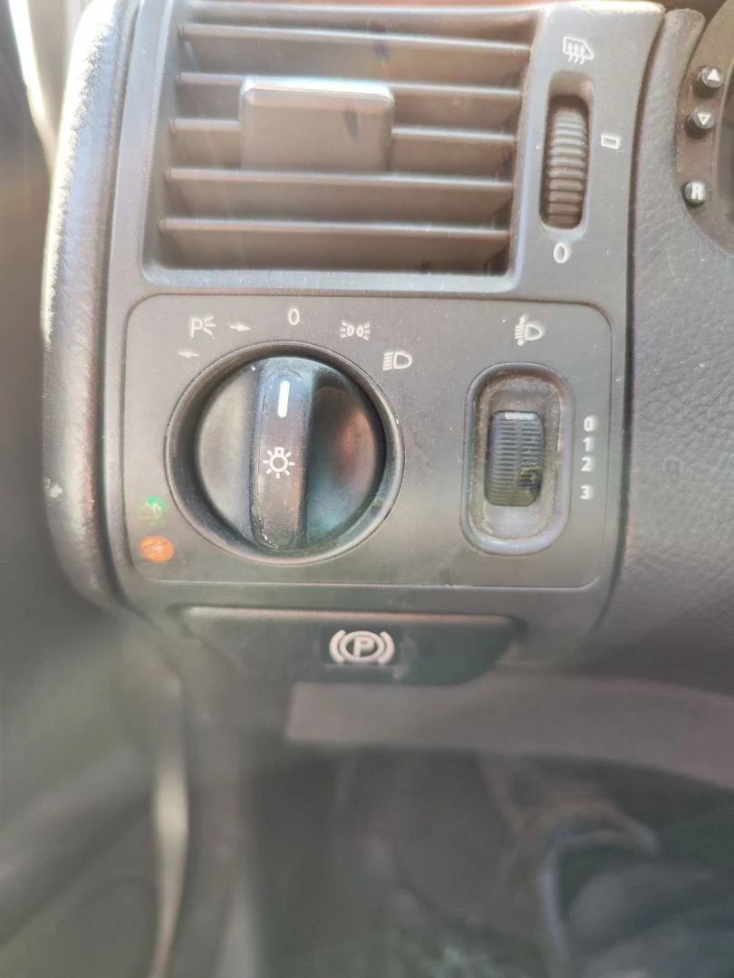 Foto de MANDO LUCES MERCEDES-BENZ CLASE E (BM 210) BERLINA 2.2 CDI CAT (143 CV / 105 KW) referencia A2105450110