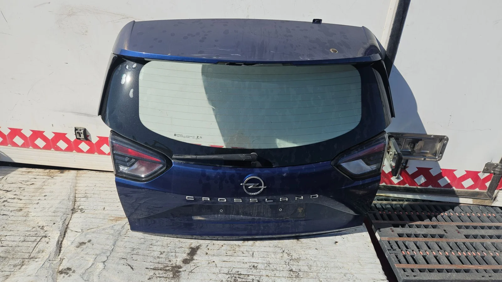 Foto de PORTON TRASERO OPEL CROSSLAND X 1.2 (110 CV / 81 KW)
