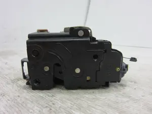 Foto de CERRADURA PUERTA TRASERA IZQUIERDA VOLKSWAGEN GOLF IV BERLINA (1J1)(10.1997) 1.6 (101 CV / 74 KW) referencia Y3B4839015A foto 4