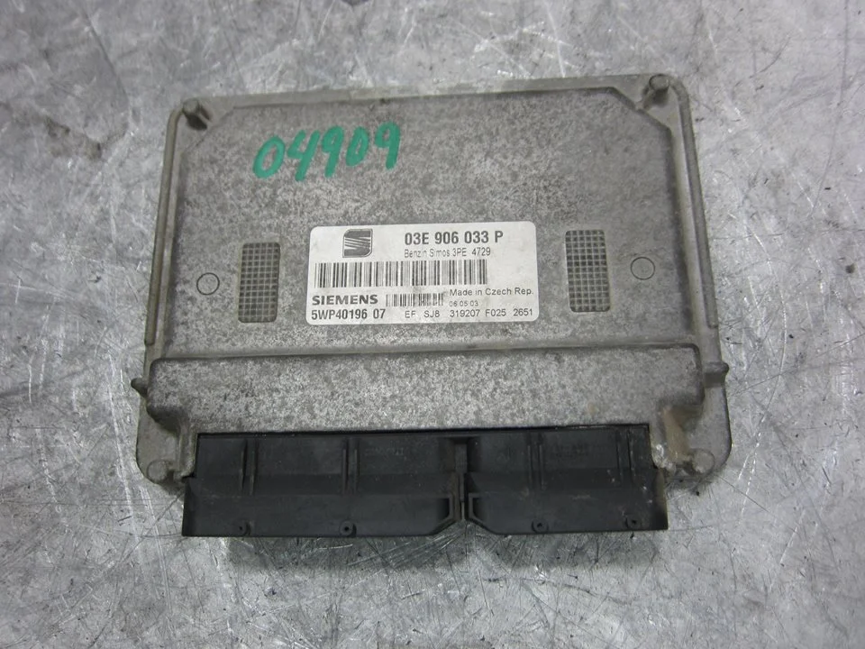 Foto de CENTRALITA MOTOR UCE SEAT IBIZA (6L1) 1.2 (64 CV / 47 KW) referencia 03E906033P