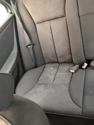 Foto de ASIENTO TRASERO MEDIO MERCEDES-BENZ CLASE E (BM 210) BERLINA 3.0 Diesel CAT (136 CV / 100 KW)