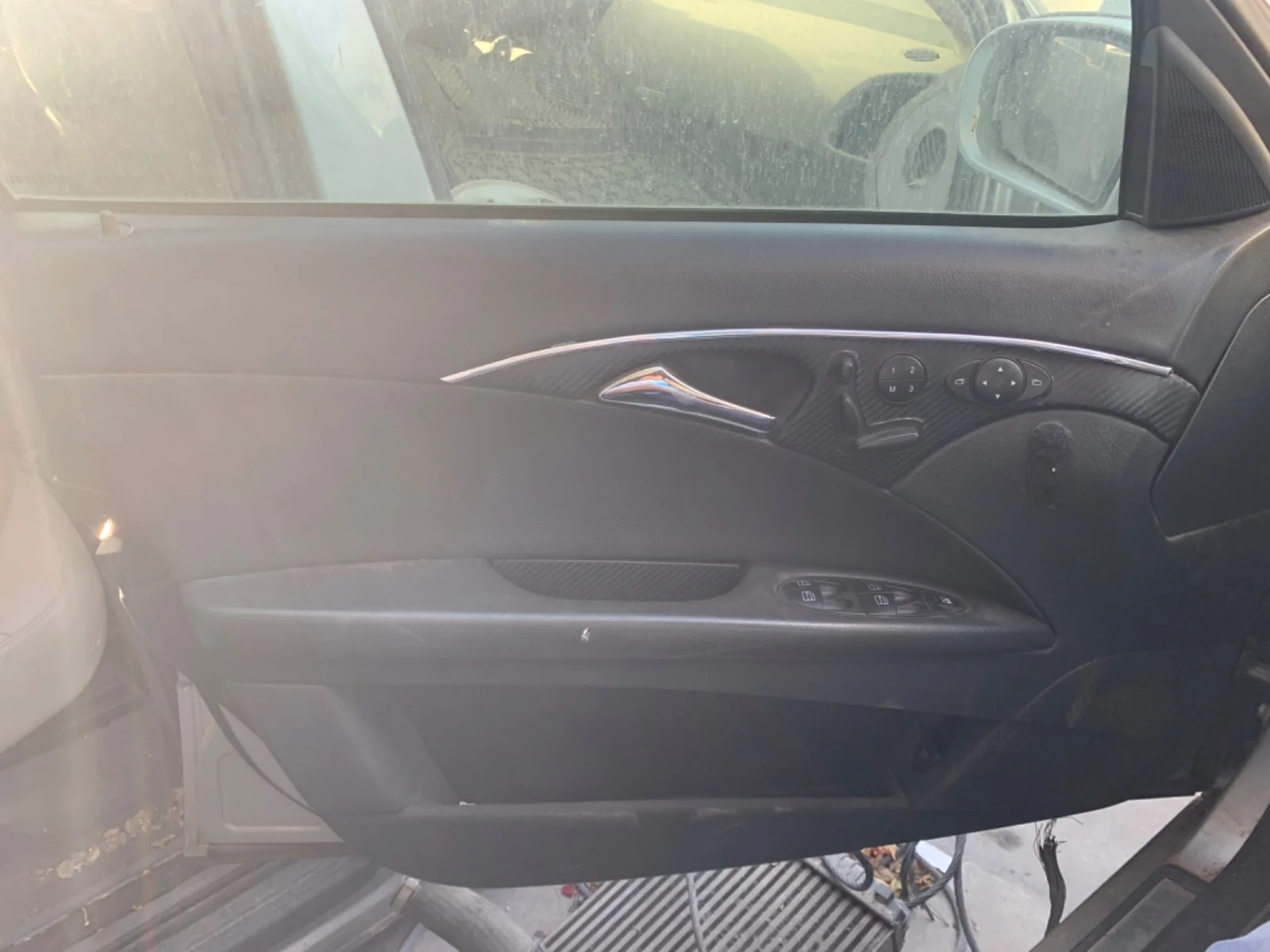 Foto de GUARNECIDO PUERTA DELANTERA IZQUIERDA MERCEDES-BENZ CLASE E (BM 211) BERLINA 2.7 CDI CAT (177 CV / 130 KW) referencia A2117200370 9E22