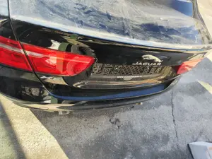 Foto de PANEL TRASERO JAGUAR XE 2.0  Turbo CAT (200 CV / 147 KW)
