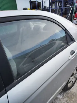 Foto de LUNA TRASERA IZQUIERDA KIA CERATO (LD) 1.5 CRDi (102 CV / 75 KW) referencia 4421RGNS4FDW