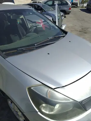 Foto de CAPO RENAULT CLIO III 1.4 16V (98 CV / 72 KW) referencia 7751479109 foto 3