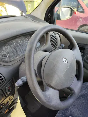 Foto de VOLANTE RENAULT SCENIC I (JA...) 1.4 CAT (95 CV / 70 KW) referencia 7700429734 foto 3