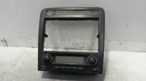 Foto de SISTEMA AUDIO / RADIO CD SEAT IBIZA (6L1) 1.9 TDI (101 CV / 74 KW) referencia 6L0820043B
