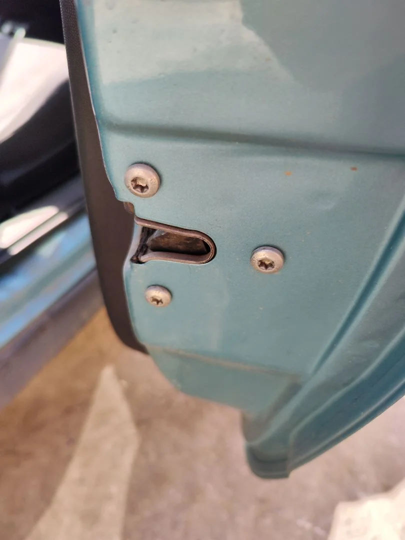 Foto de CERRADURA PUERTA DELANTERA DERECHA OPEL CORSA C 1.2 16V CAT (Z 12 XEP / LB4) (80 CV / 59 KW)