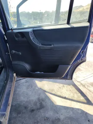 Foto de GUARNECIDO PUERTA TRASERA DERECHA OPEL ZAFIRA A 1.6 16V (101 CV / 74 KW) referencia 13141891
