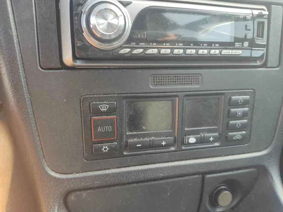 Foto de MANDO CLIMATIZADOR AUDI A4 BERLINA (B5) 1.9 TDI (110 CV / 81 KW) referencia 8L0820043B