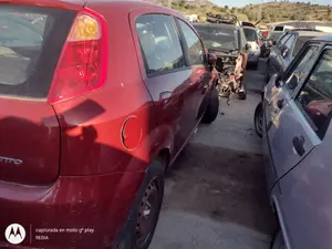 Foto de PASO RUEDA TRASERO DERECHO FIAT GRANDE PUNTO (199) 1.4 CAT (78 CV / 57 KW)
