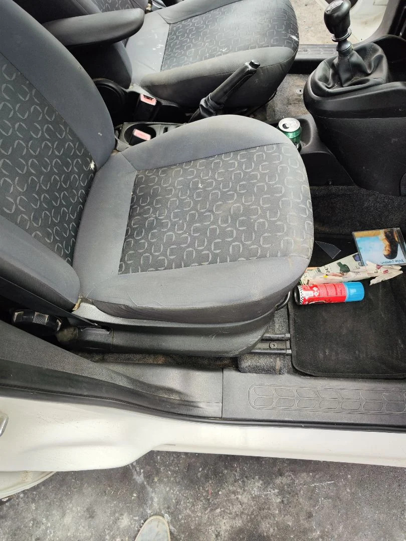 Foto de ASIENTO DELANTERO DERECHO FIAT II DOBLÒ (152) 1.6 JTDM 16V CAT (105 CV / 77 KW)