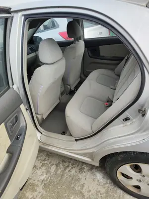 Foto de GOMAS CONTORNO PUERTA KIA CERATO (LD) 1.5 CRDi (102 CV / 75 KW)
