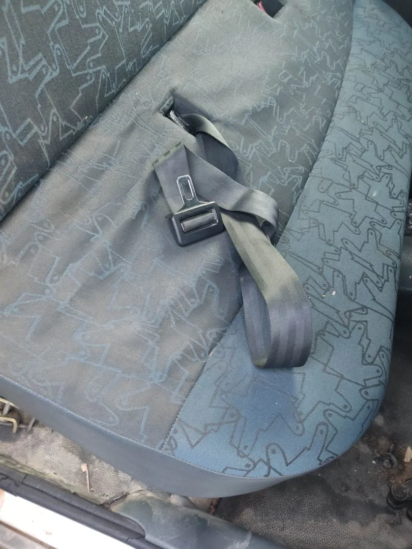 Foto de CINTURON SEGURIDAD TRASERO CENTRAL RENAULT KANGOO I (F/KC0) 1.2 (58 CV / 43 KW)