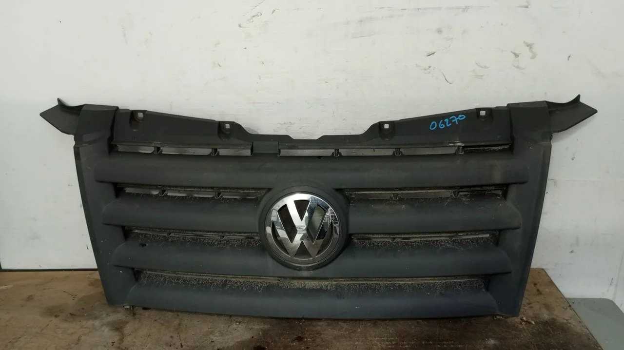 Foto de REJILLA DELANTERA VOLKSWAGEN CRAFTER FURGÓN (2E) 2.5 TDI DPF (109 CV / 80 KW) referencia 9068800085