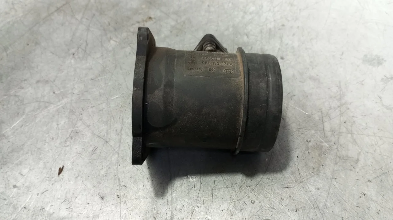 Foto de CAUDALIMETRO AUDI A4 BERLINA (8E) 2.0 20V CAT (ALT) (131 CV / 96 KW) referencia 06B133471A