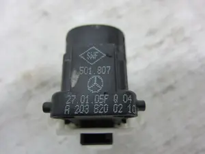 Foto de MANDO ELEVALUNAS DELANTERO DERECHO MERCEDES-BENZ CLK (BM 209) COUPE 2.7 CDI 20V CAT (170 CV / 125 KW) referencia A2038200210 foto 3