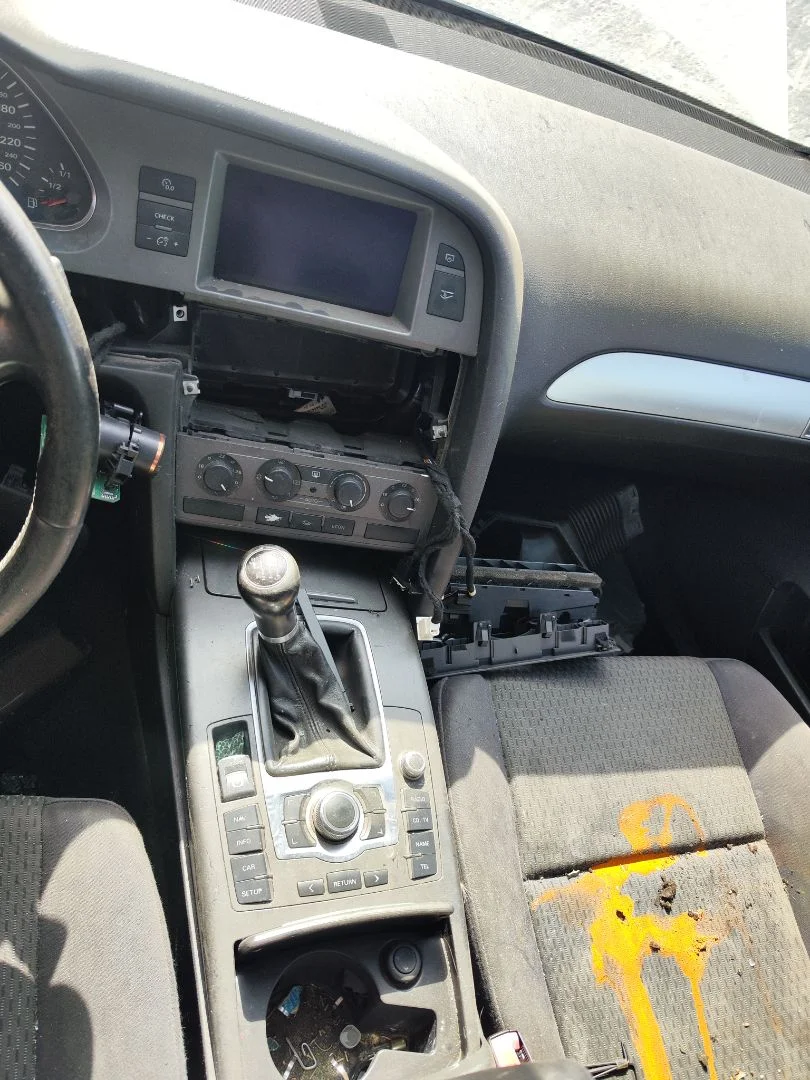Foto de CONSOLA CENTRAL AUDI A6 BERLINA (4F2) 2.0 TDI (140 CV / 103 KW)