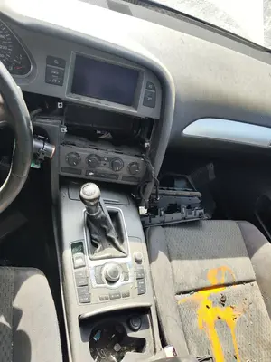 Foto de CONSOLA CENTRAL AUDI A6 BERLINA (4F2) 2.0 TDI (140 CV / 103 KW)