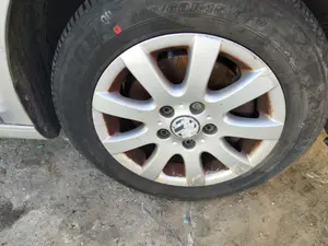 Foto de LLANTA VOLKSWAGEN GOLF PLUS V (5M1) 1.9 TDI (105 CV / 77 KW)