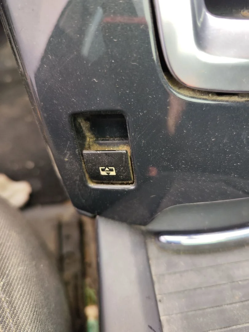 Foto de INTERRUPTOR PEUGEOT 5008 1.6 HDi FAP CAT (9HZ / DV6TED4) (109 CV / 80 KW)