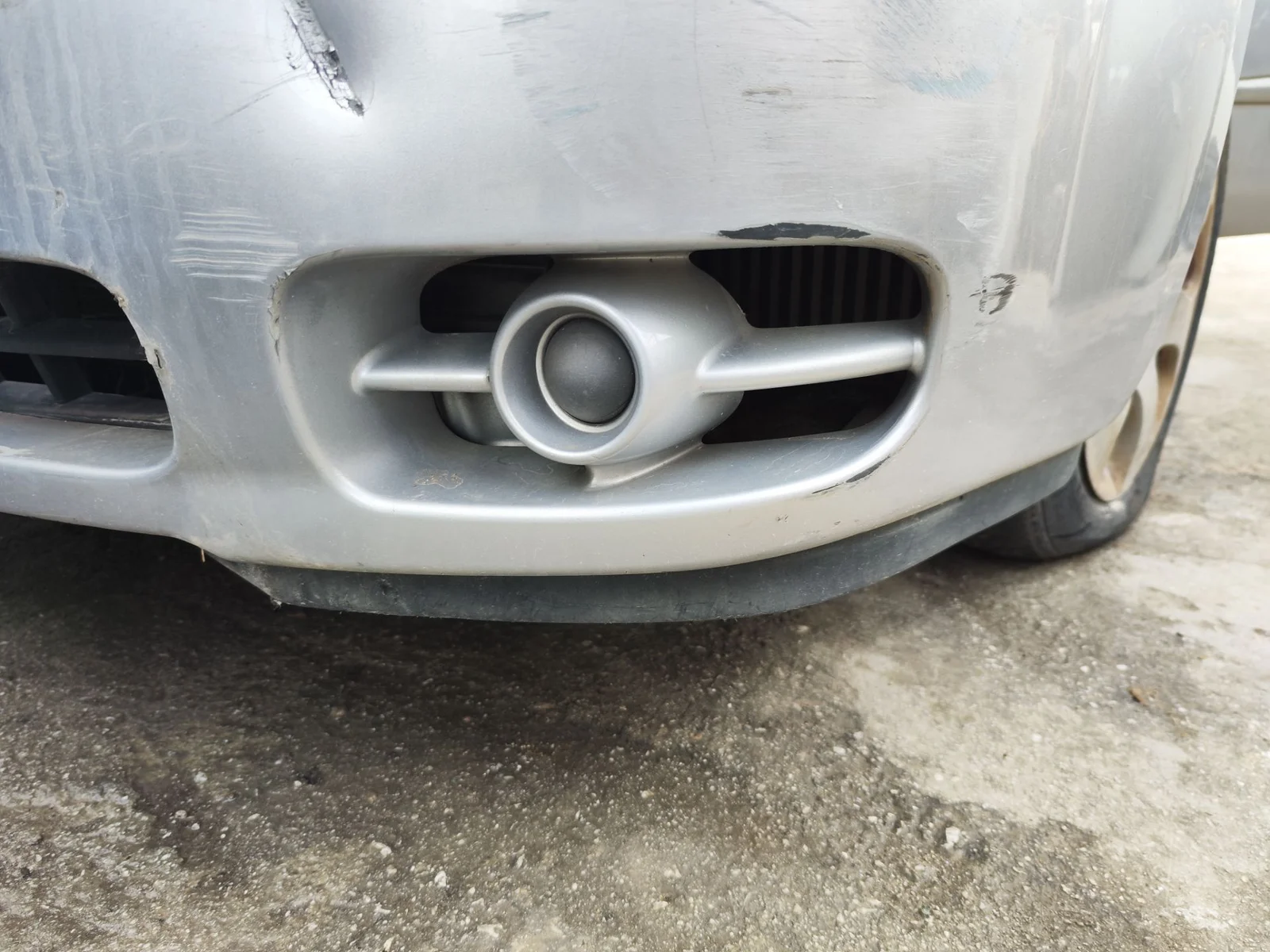 Foto de FARO ANTINIEBLA IZQUIERDO KIA CERATO (LD) 1.5 CRDi (102 CV / 75 KW) referencia 922012F00