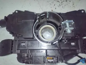 Foto de MANDO MULTIFUNCION CITROEN DS3 1.6 e-HDi FAP (92 CV / 68 KW) referencia 96667326XT foto 3