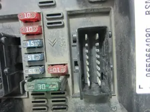 Foto de NO IDENTIFICADO PEUGEOT 307 (S1)(04.2001) 2.0 HDi CAT (90 CV / 66 KW) referencia 9650664080 foto 7