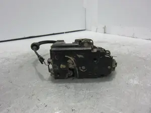 Foto de CERRADURA PUERTA DELANTERA IZQUIERDA VOLKSWAGEN GOLF IV BERLINA (1J1)(10.1997) 1.6 16V (105 CV / 77 KW)