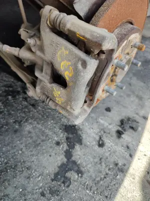 Foto de PINZA DE FRENO TRASERA DERECHA FORD MONDEO BERLINA (GE) 2.0 TDCi CAT (131 CV / 96 KW)