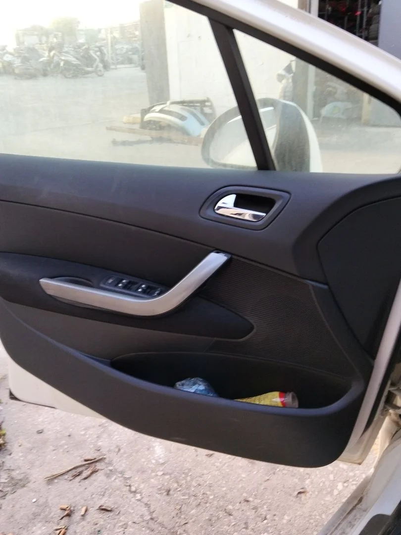 Foto de GUARNECIDO PUERTA DELANTERA IZQUIERDA PEUGEOT 308 SW 1.6 HDi FAP CAT (9HZ / DV6TED4) (109 CV / 80 KW)