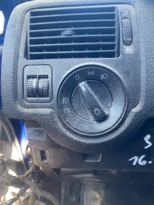 Foto de MANDO LUCES VOLKSWAGEN GOLF IV BERLINA (1J1)(10.1997) 1.9 TDI (110 CV / 81 KW)