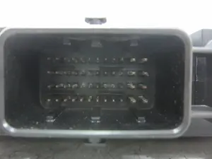 Foto de CENTRALITA MOTOR UCE CITROEN C4 BERLINA 1.6 16V HDi (90 CV / 66 KW) referencia 9664843780 foto 6