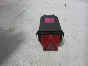 Foto de WARNING AUDI A6 BERLINA (4B2) 2.4 V6 30V CAT (BDV) (170 CV / 125 KW) referencia 4B0941509K