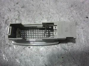 Foto de LUZ INTERIOR VOLKSWAGEN GOLF IV BERLINA (1J1)(10.1997) 1.6 16V (105 CV / 77 KW) referencia 3B0947113 foto 2