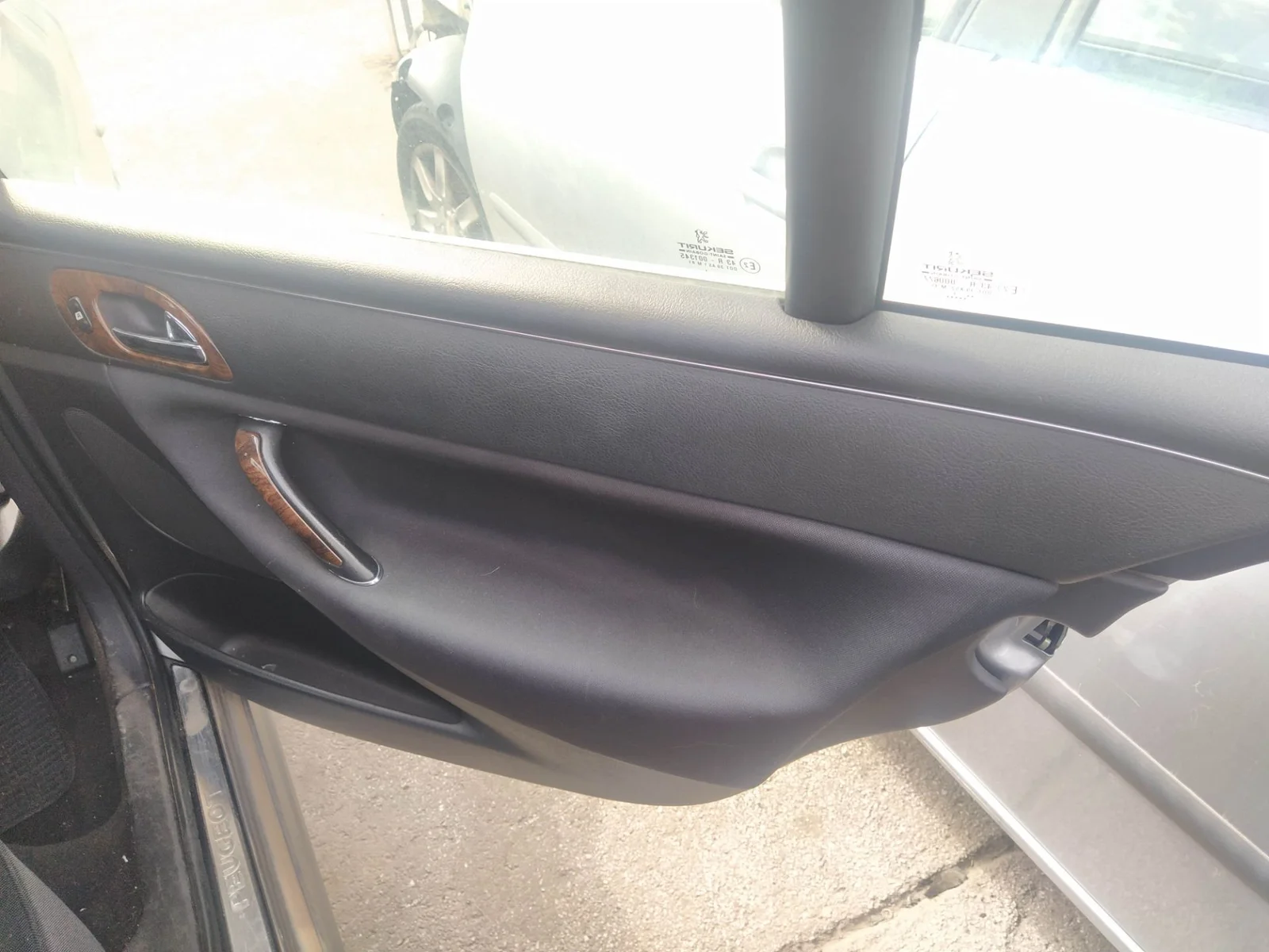 Foto de MANETA INTERIOR TRASERA DERECHA PEUGEOT 607 (S1)(12.2000) 2.2 (158 CV / 116 KW)