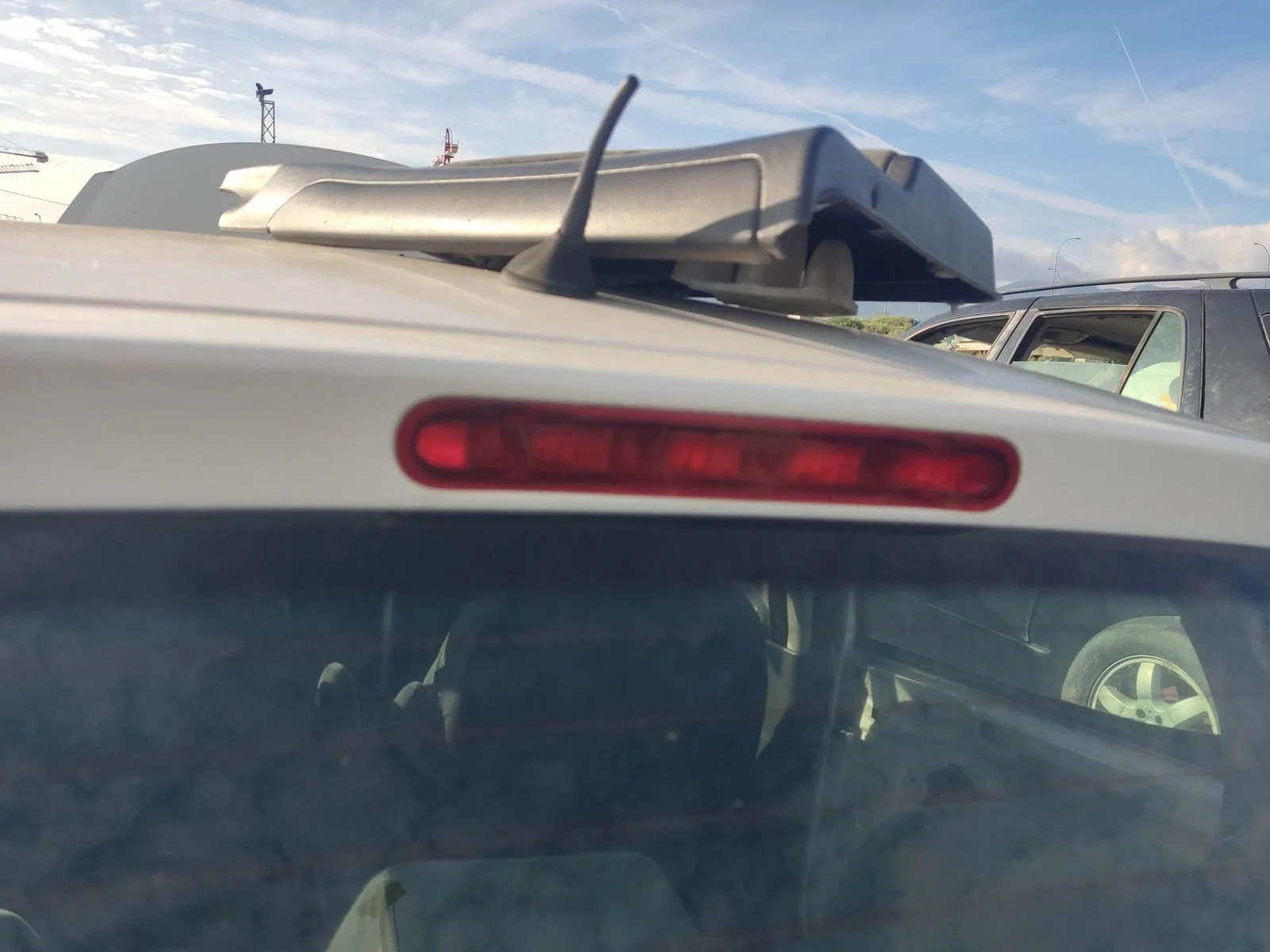 Foto de LUZ CENTRAL DE FRENO PEUGEOT 207 1.6 HDi FAP CAT (9HZ / DV6TED4) (109 CV / 80 KW) referencia 6350Y2