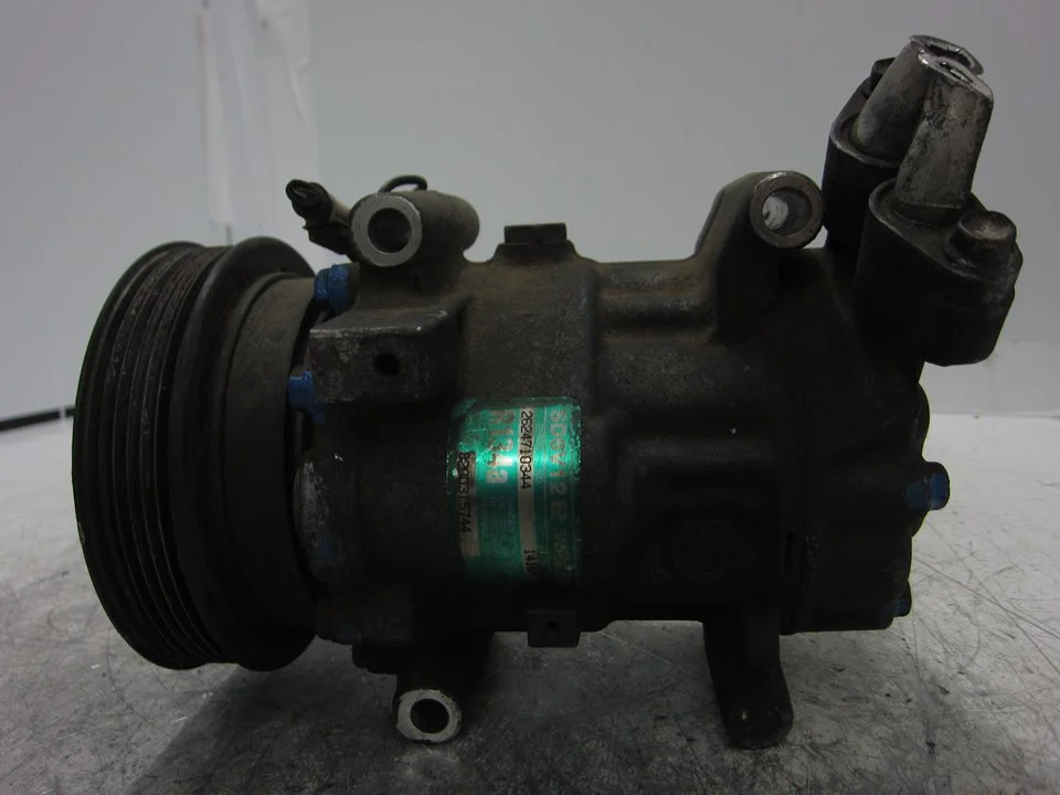 Foto de COMPRESOR AIRE ACONDICIONADO RENAULT CLIO II FASE II (B/CB0) referencia 8200315744