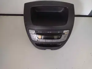 Foto de SISTEMA AUDIO / RADIO CD PEUGEOT 107 referencia 861200H010 foto 4