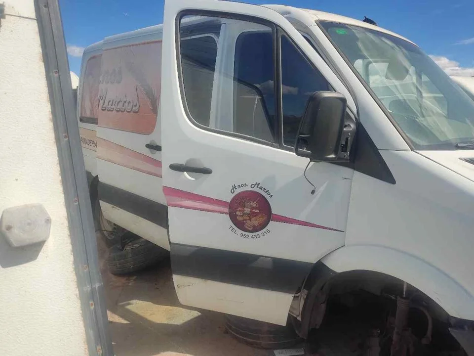 Foto de PUERTA DELANTERA DERECHA MERCEDES-BENZ SPRINTER II FURGÓN 2.1 CDI CAT (129 CV / 95 KW)