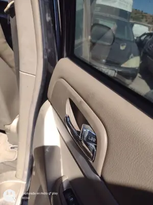 Foto de MANETA INTERIOR TRASERA DERECHA SSANGYONG RODIUS 2.7 Turbodiesel CAT (163 CV / 120 KW)