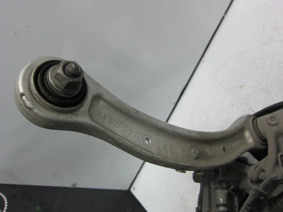 Foto de BRAZO SUSPENSION SUPERIOR TRASERO DERECHO PORSCHE CAYENNE (TIPO 92A) referencia 7L0505375A